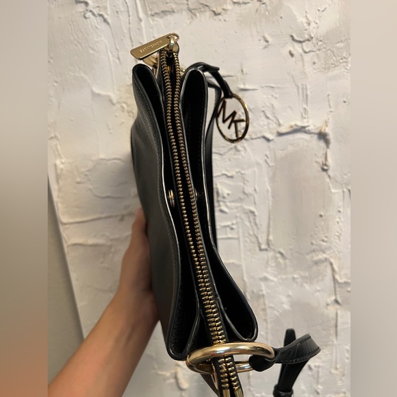 Michael Kors Crossbody - Picture 5 of 6